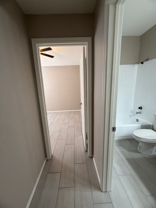 Building Photo - Newly Remodeled Glendale Home