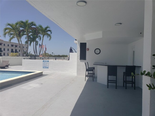 Building Photo - 357 Almeria Ave