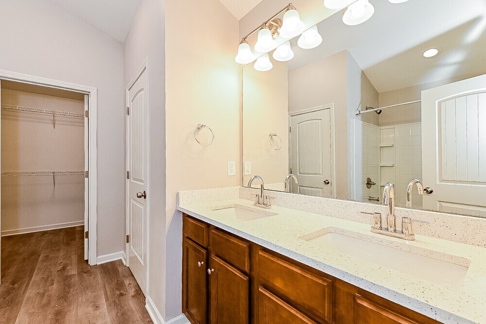 Building Photo - 11097 Wind Ridge Dr