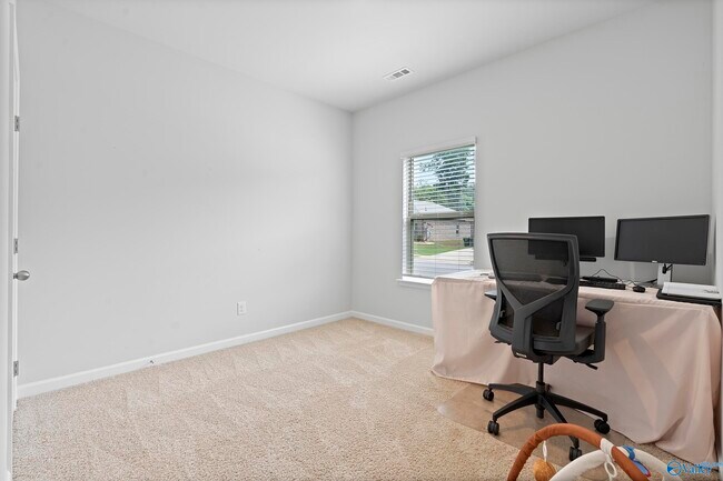 Building Photo - 201 Antler Ridge Dr