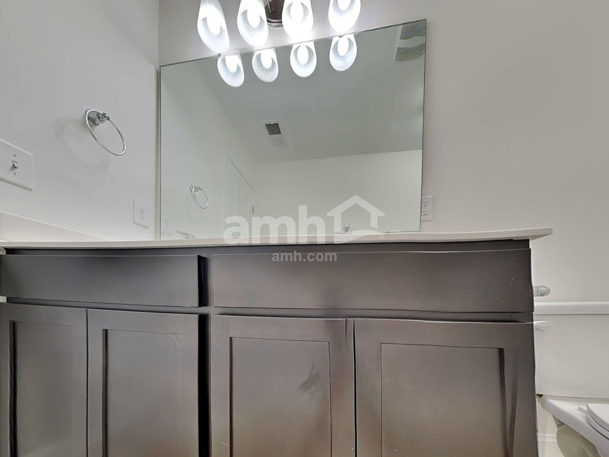 Building Photo - 105 Shore Pine Dr