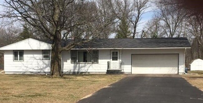 Building Photo - 3 Bedroom, 1.5 Bath - Single Family home in Baxter