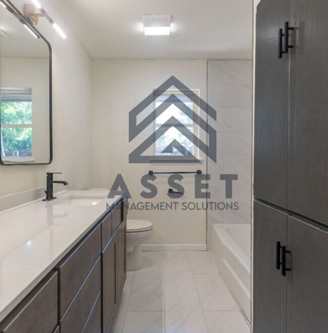 Building Photo - 801 Cogswell Cir