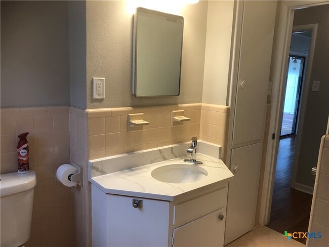 Building Photo - 1175 Canyon Dr