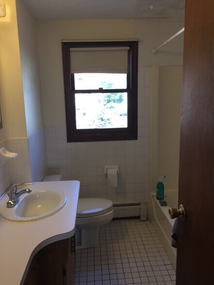 Building Photo - 20 Bayfield Rd