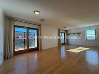 Building Photo - 20 Central St