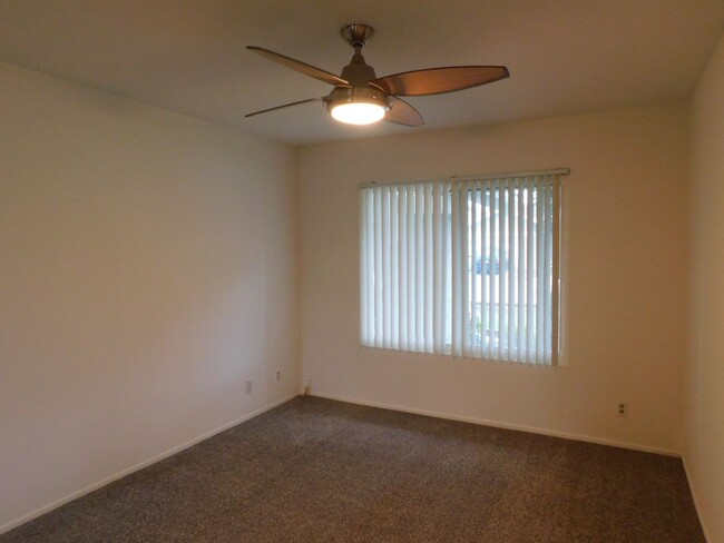 Building Photo - Spacious One Story 3-bedroom, 2-bathroom H...