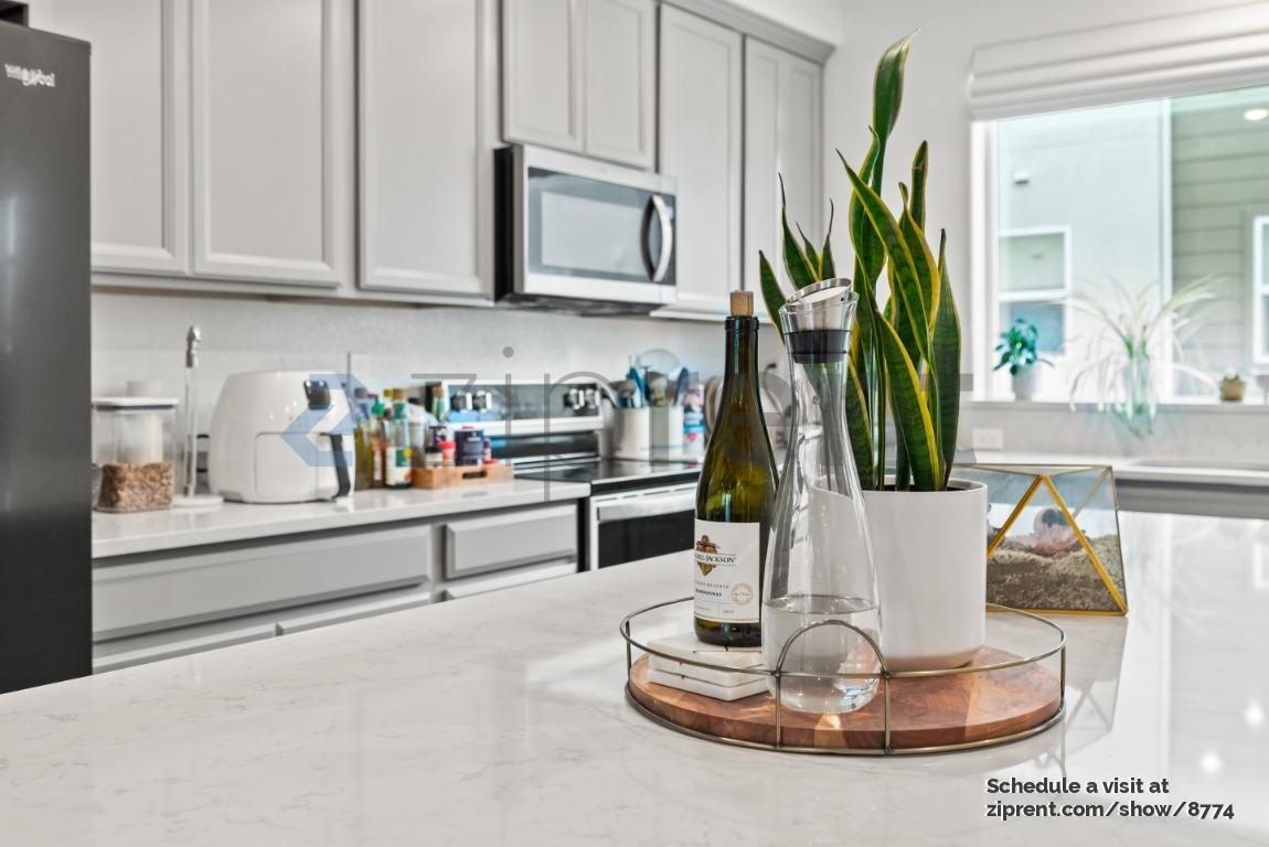 Building Photo - 641 Toby Ct