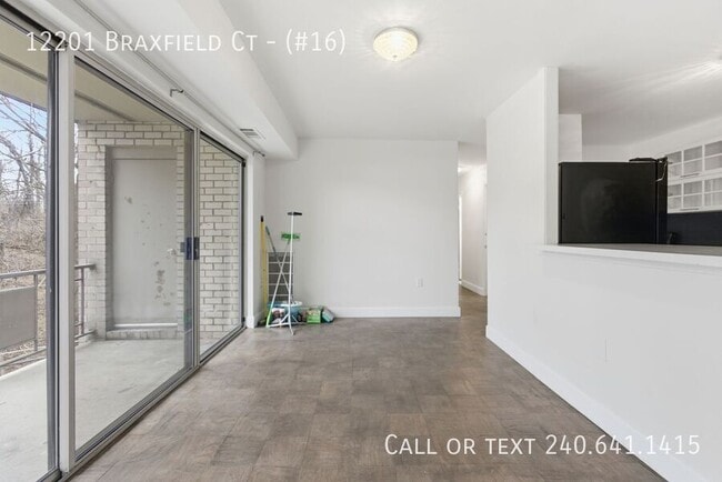 Building Photo - 12201 Braxfield Ct