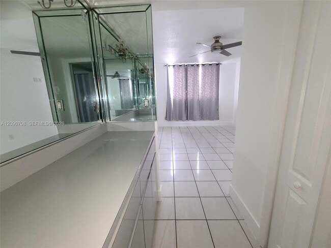 Building Photo - 401 Ocean Dr