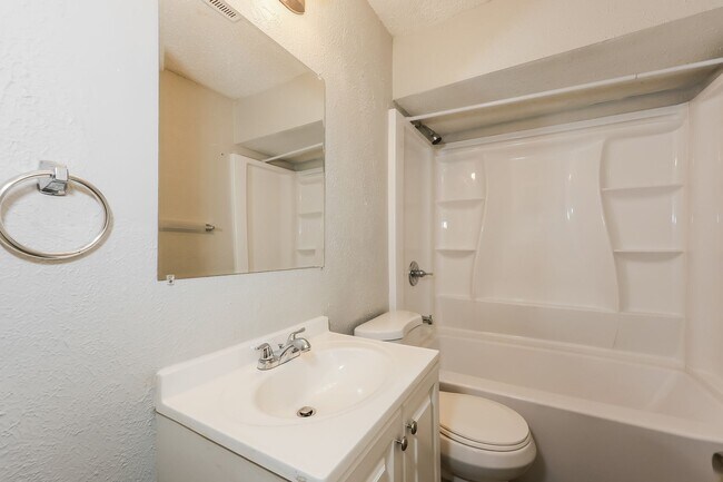 Building Photo - 2 BR/1BA | Newly Renovated Single Family Home | 1-Car Covered Parking | Gated backyard