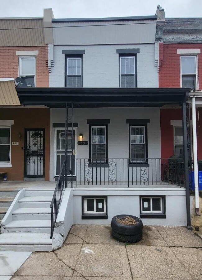 Front View - 131 N Hobart St