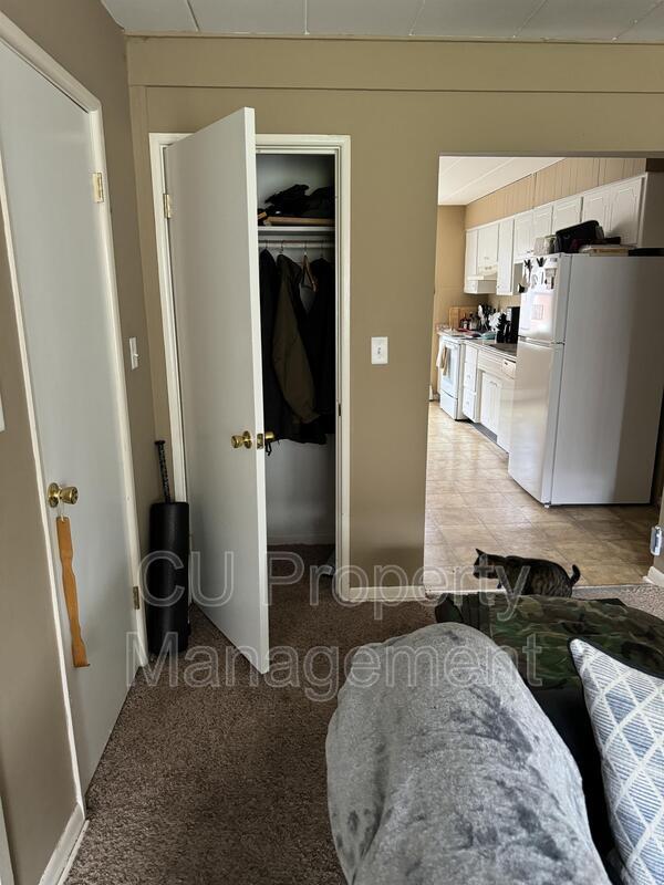 Building Photo - 713 W Church St