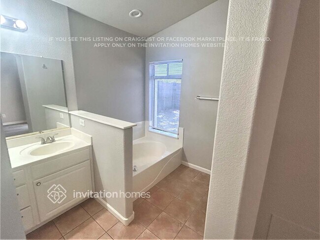 Building Photo - 8820 N 44th Ln