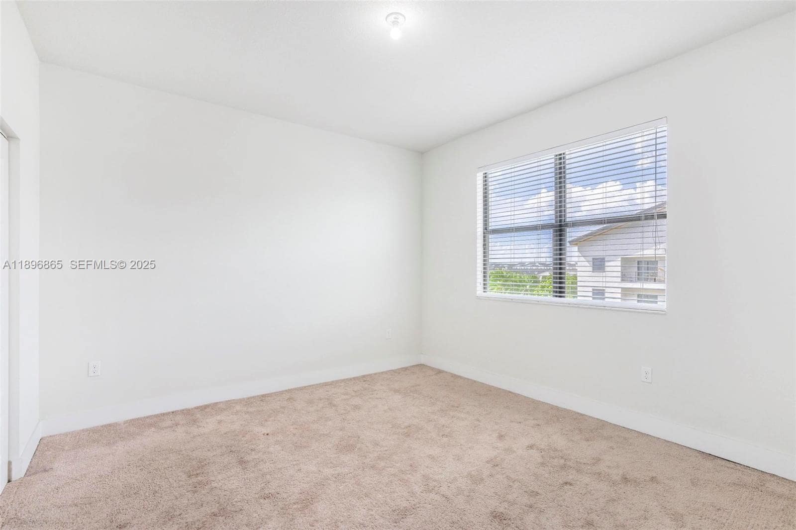 Building Photo - 7865 NW 104th Ave