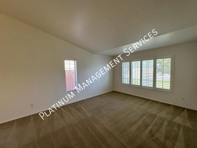 Building Photo - 1611 Kings Rd