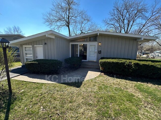 Primary Photo - 6006 N Howard Ave