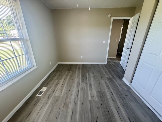 Building Photo - 3 Bedroom 2.5 Bath home in Troy, MO!