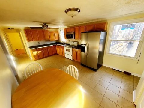 Building Photo - 7 Helena Ln