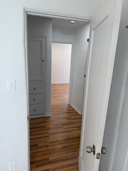 Building Photo - 2734 Lytelle Pl