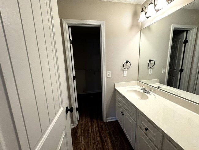 Building Photo - 433 Andover Dr