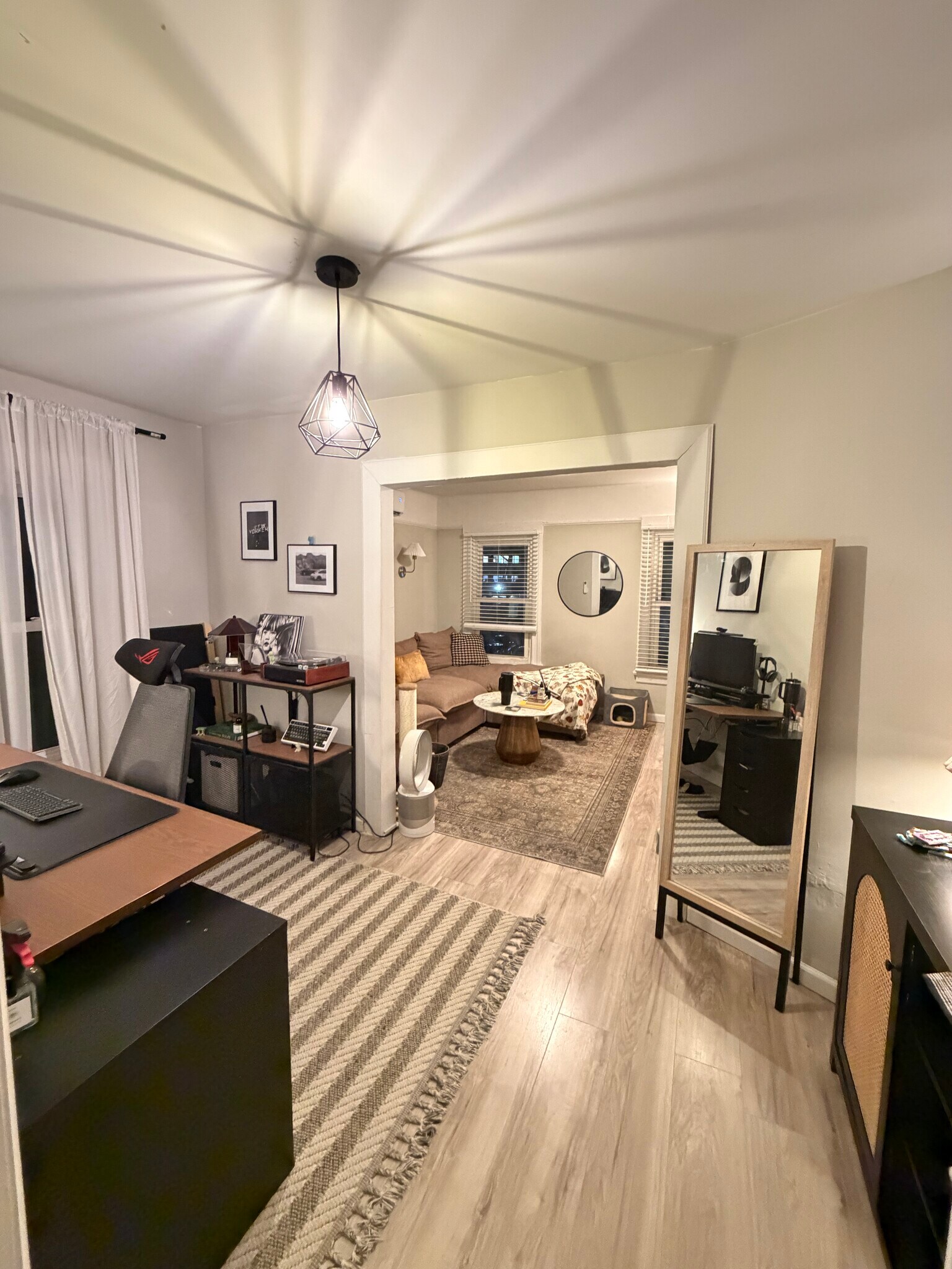 Building Photo - 13269 Metropolitan Ave