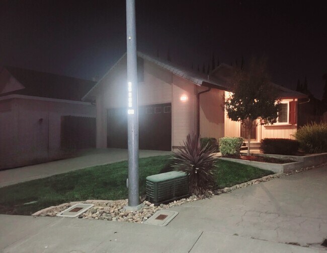 Building Photo - 133 Audrey Pl