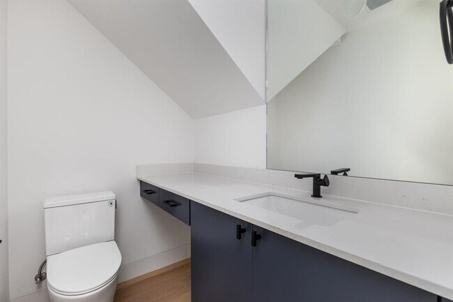 Building Photo - 1603 Chelsea Ln