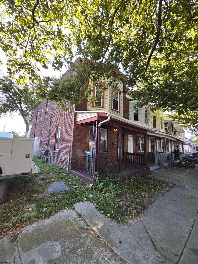 Building Photo - 604 N Indiana Ave