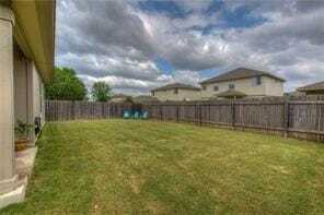 Building Photo - 1004 Gentry Dr