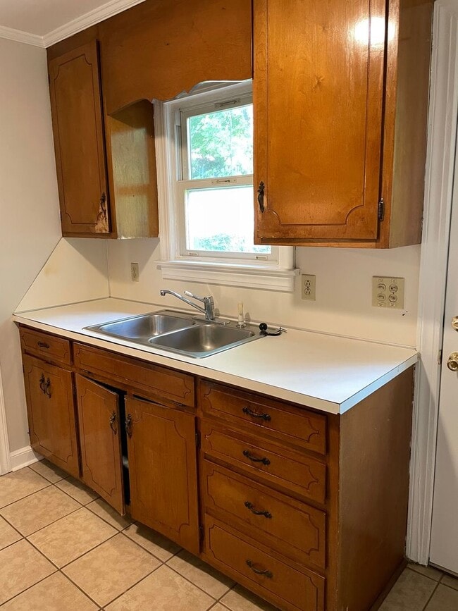 Building Photo - 2 BDRM 1 BA HOME- $1,200 MONTH, $1,200 DEPOSIT!!