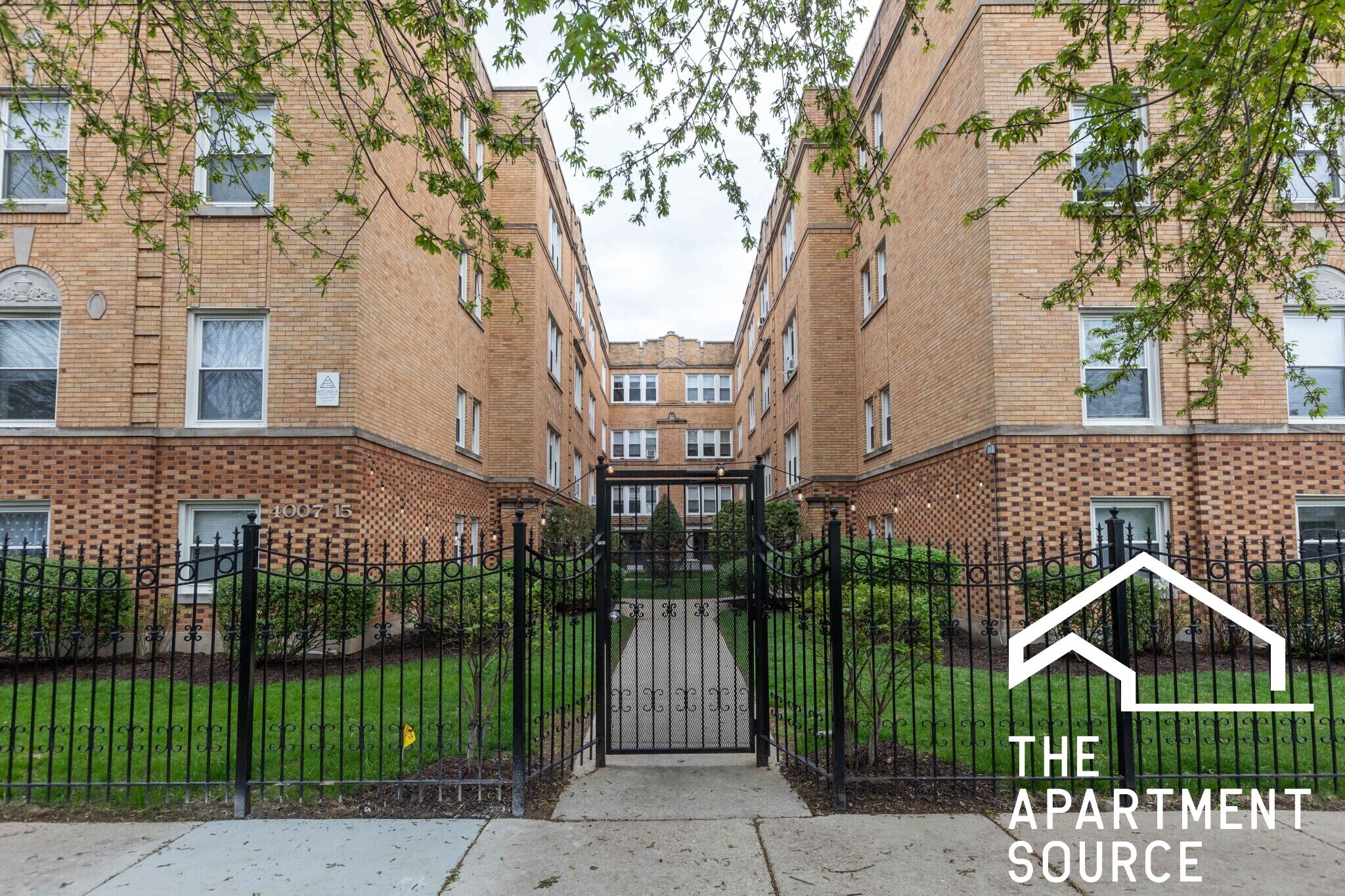 Building Photo - 4015 N Lowell Ave