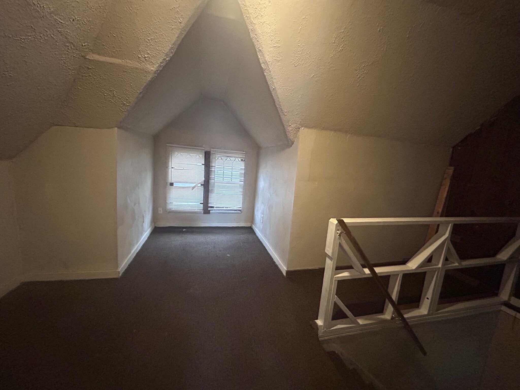 Building Photo - 12206 Locke Ave