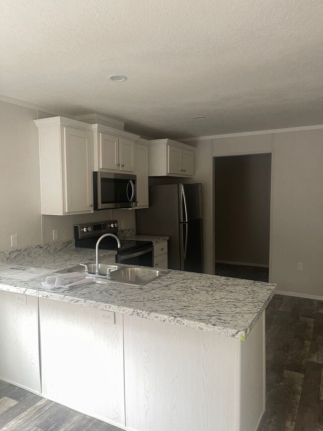Building Photo - Luxury 3 Bedroom/ 2 Bath Mobile Home