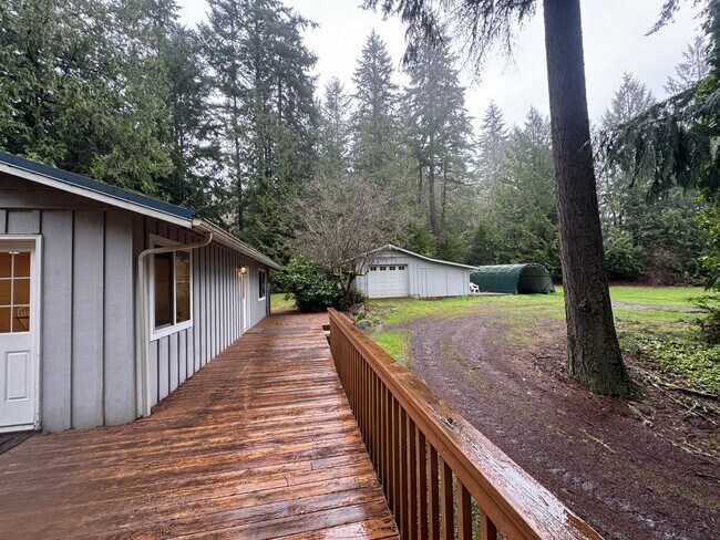 Building Photo - Home Sweet Home! 2 bedroom in Gig Harbor!