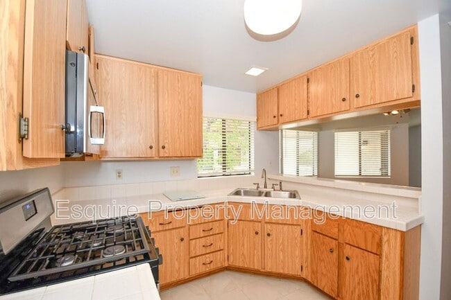 Building Photo - 1115 Mission Verde Dr