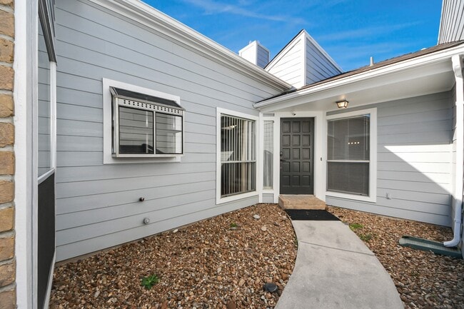 Building Photo - 11726 Lima Dr