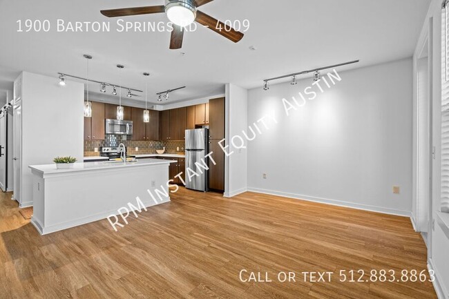 Building Photo - Barton Springs living!