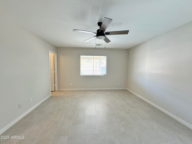 Building Photo - 45008 Miramar Rd