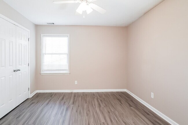 Building Photo - 99 Sleepy Hollow Trail