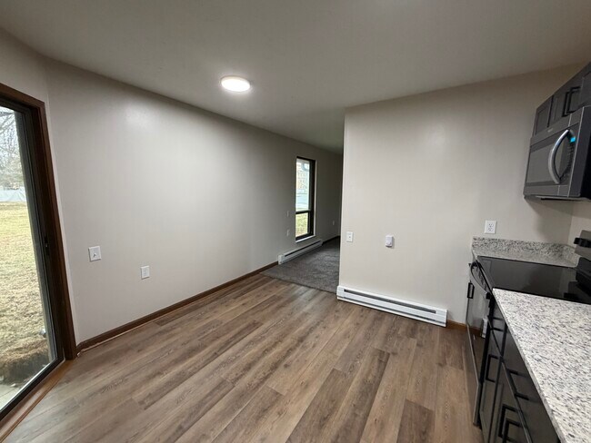 Building Photo - CedarCliff