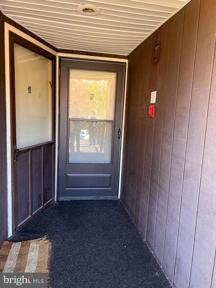 Building Photo - 329 Shawmont Ave