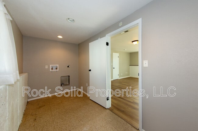 Building Photo - 4405 Ocean Ave