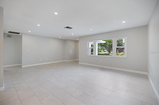 Building Photo - 1169 Carmella Cir