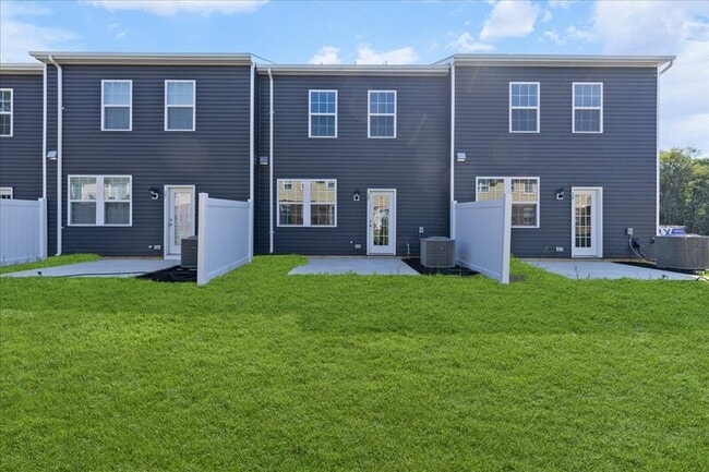 Building Photo - 15 Whaler Dr