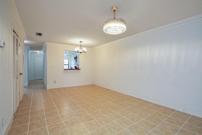 Building Photo - 6036 Indrio Rd