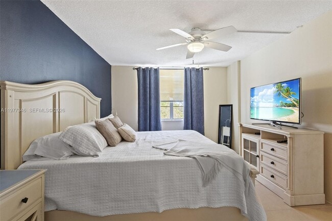 Building Photo - 9480 Poinciana Pl