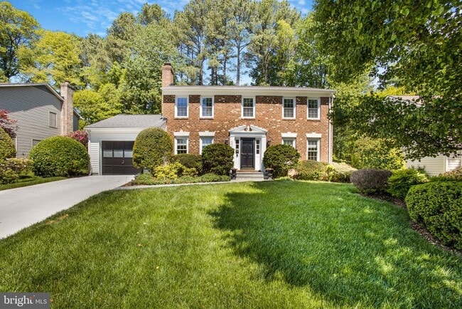 Building Photo - 9010 Lake Braddock Dr