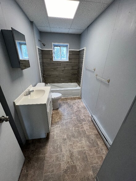 Building Photo - 31 Griswold St