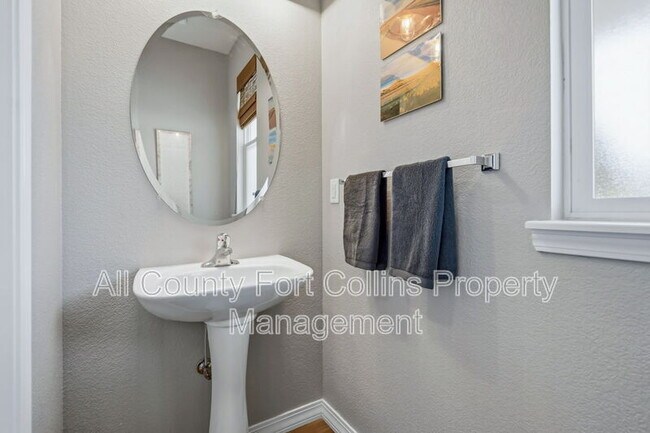 Building Photo - 2333 Windrow Dr